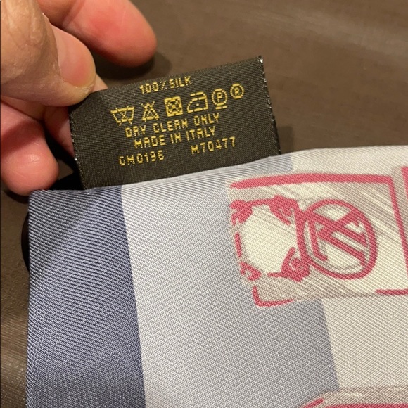 Louis Vuitton Pink-Grey Paris Chess Bandeau - Picture 7 of 7